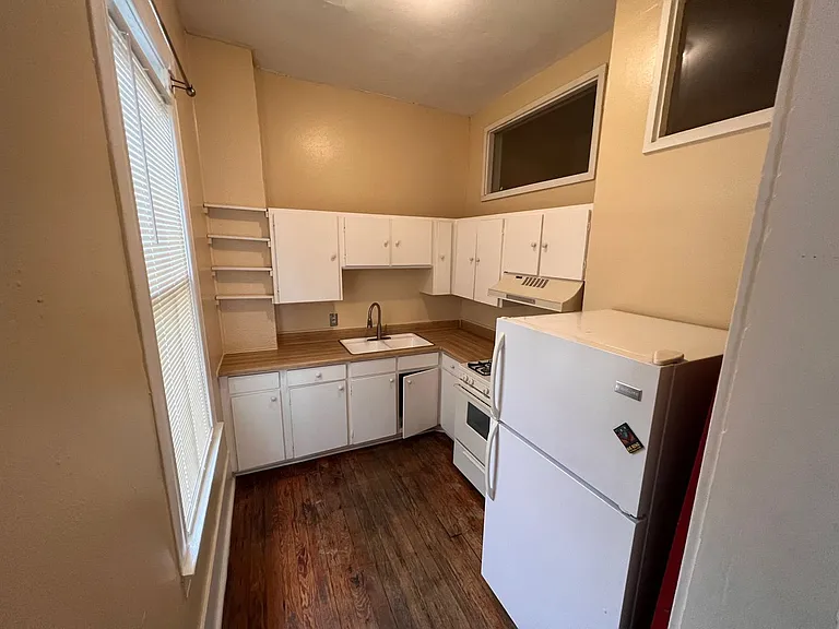 111 Adams St — Photo 20