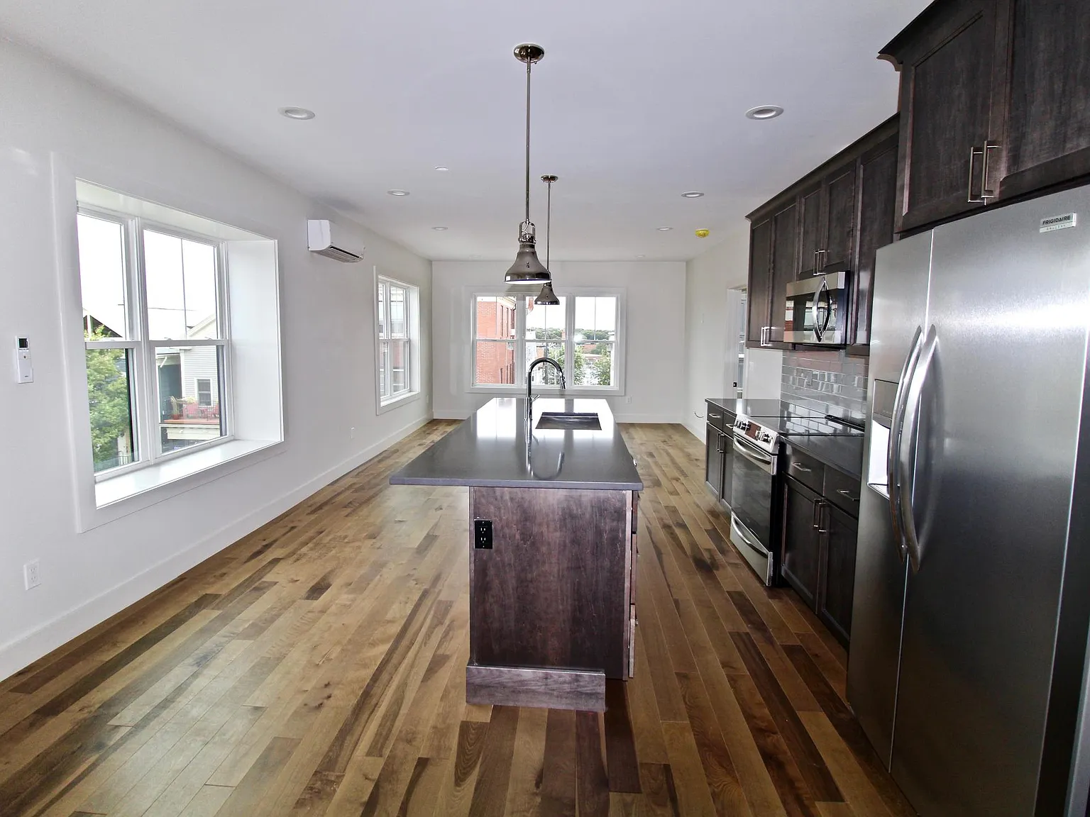 3 bed, 1500 sqft, $2,600 — Photo 3