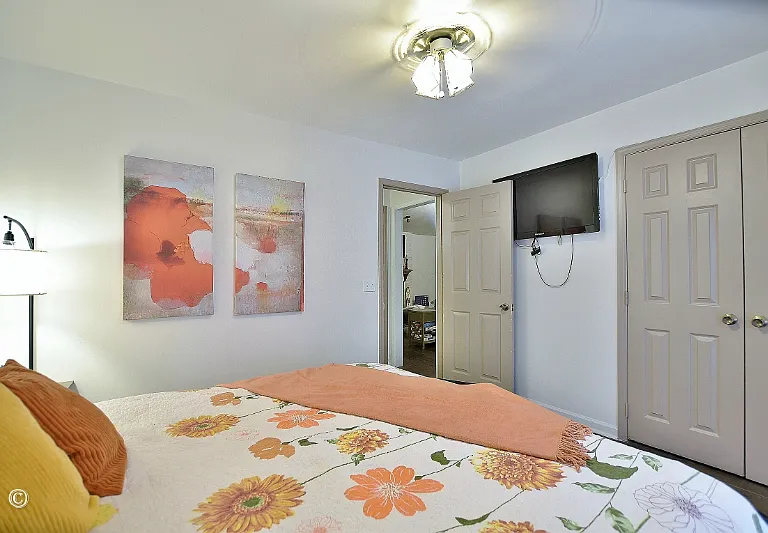4660 Woodmere Ln — Photo 6