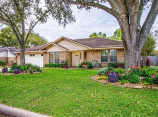 1304 Edgebrook Dr, El Campo, TX 77437