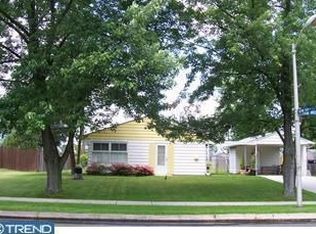 11 Border Rock Rd, Levittown, PA 19057