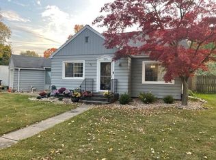 215 E Wabash Ave, Wakarusa, IN 46573