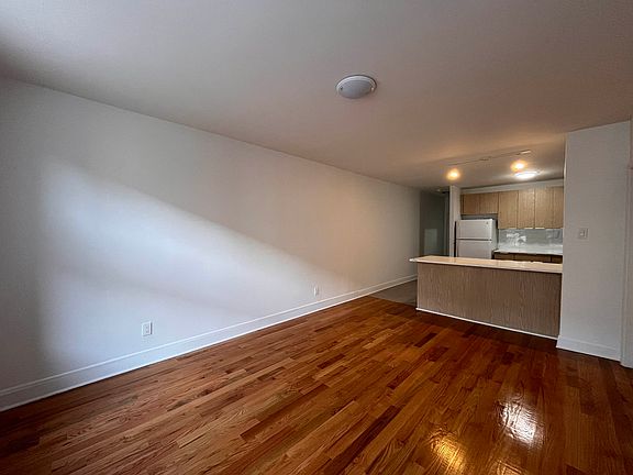 4th image of 31-52 36th St #1R