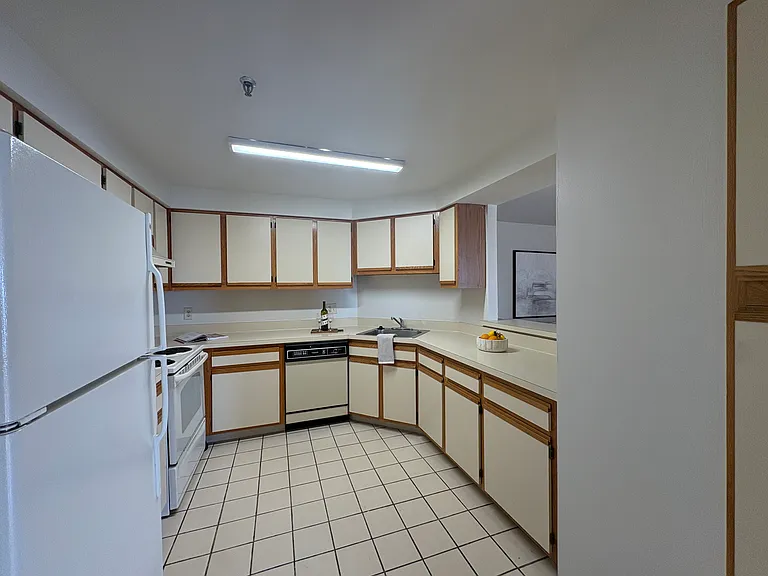 380 Ocean Ave #1101 — Photo 6
