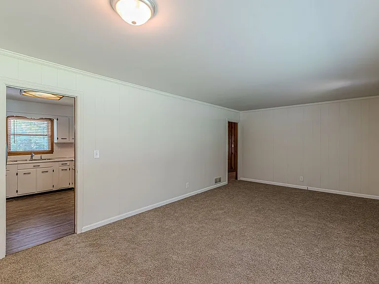 3920 Cliftondale Pl — Photo 3