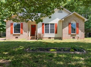 202 Hunterwood Dr, White House, TN 37188