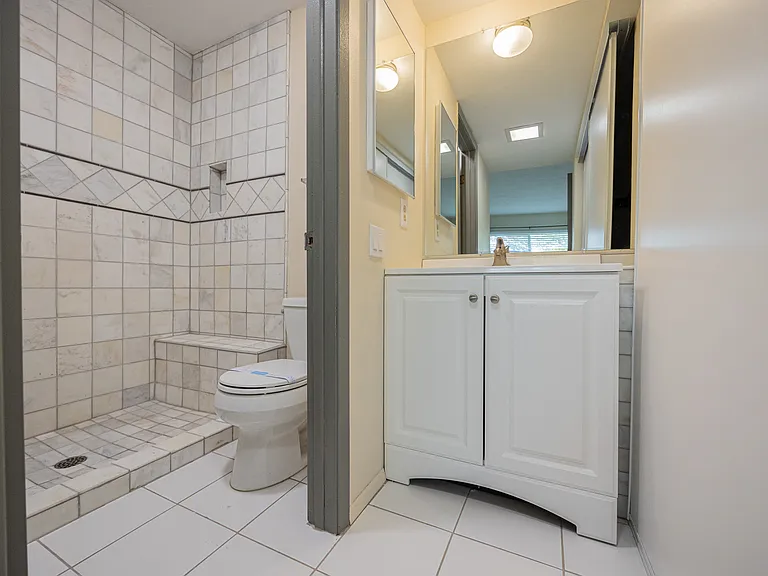 4710 N 10th Pl — Photo 14
