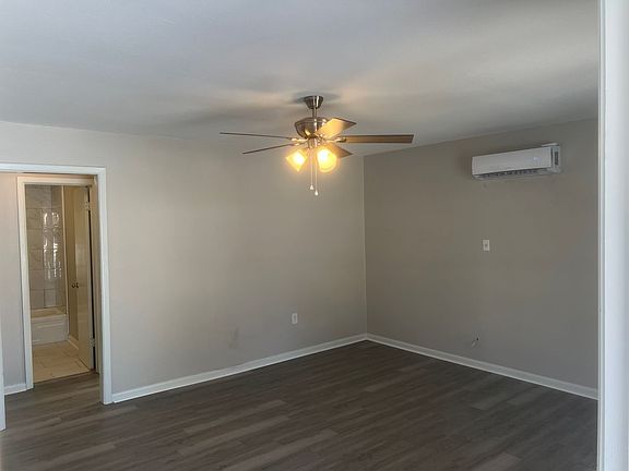 3rd image of 1107 Gum St