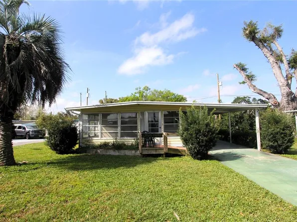 6021 Ridgewood Dr, Zephyrhills, FL 33542