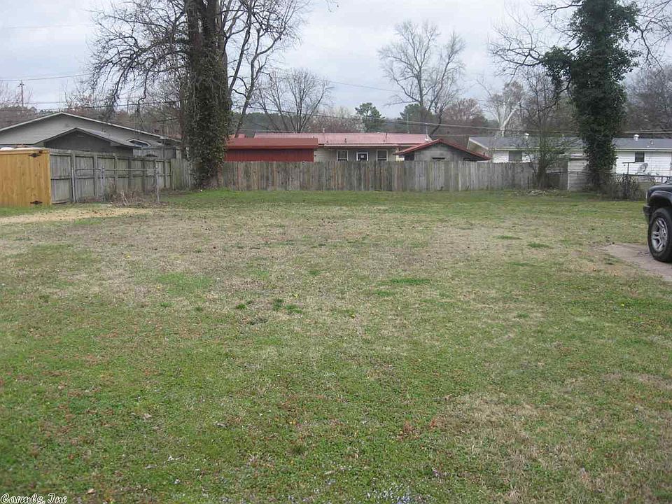 1st image of 11 Baker Cir