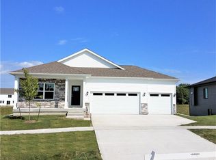 7623 NW 95th Ct, Johnston, IA 50131
