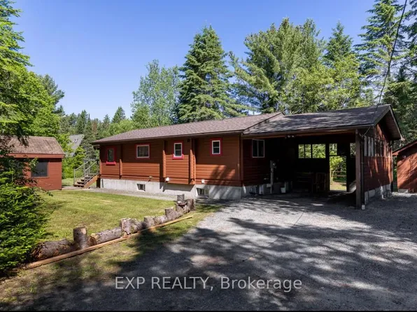 27 Groeger Rd, Huntsville, ON P1H 2J4