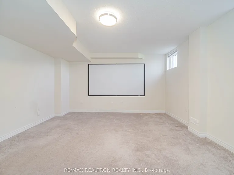 77 Betony Dr — Photo 38
