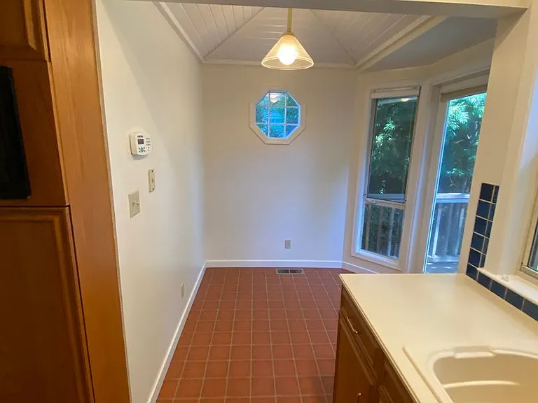 242 Stanford Ave — Photo 5
