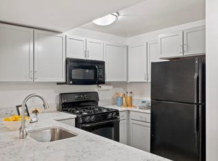 800 4th St SW APT N120, Washington, DC 20024