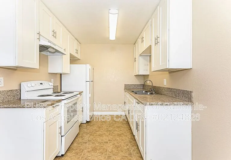 23815 Hemlock Ave #7 — Photo 10