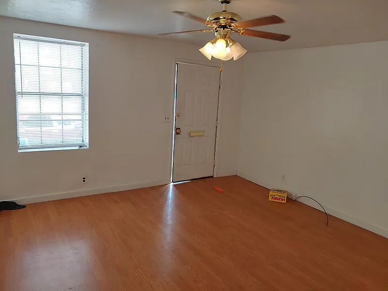2132 John Ave — Photo 2