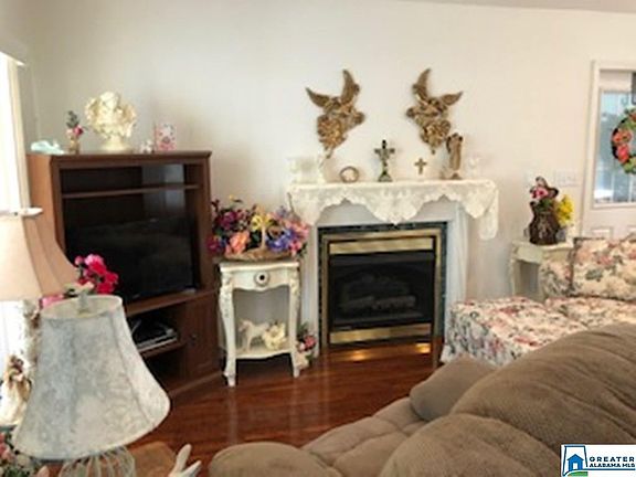 5th image of 525 Lake Front Dr