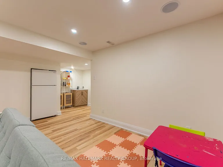 820 Grenon Ave — Photo 29