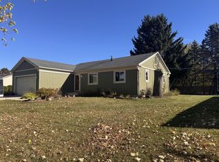 2009 Sharon Ln, Manitowoc, WI 54220