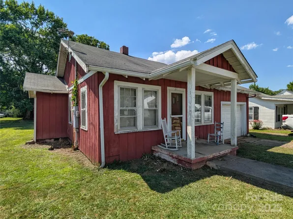 261 Westwood Cir, Waynesville, NC 28786