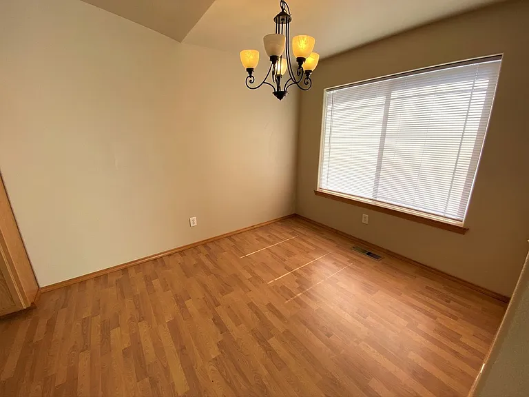 602 E Country Side Ave — Photo 8