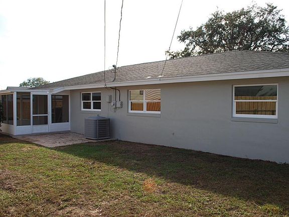 4th image of 3511 Royal Oak Dr