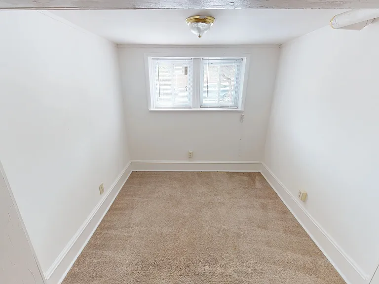 1902 E Linnwood Ave — Photo 22
