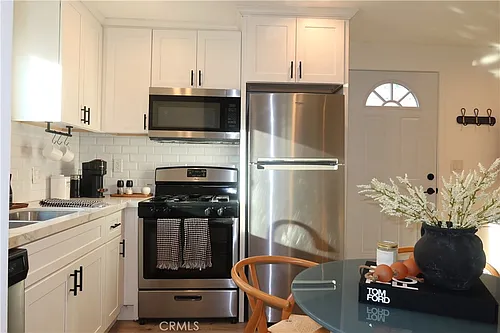 6602 De Celis Pl Photo 1