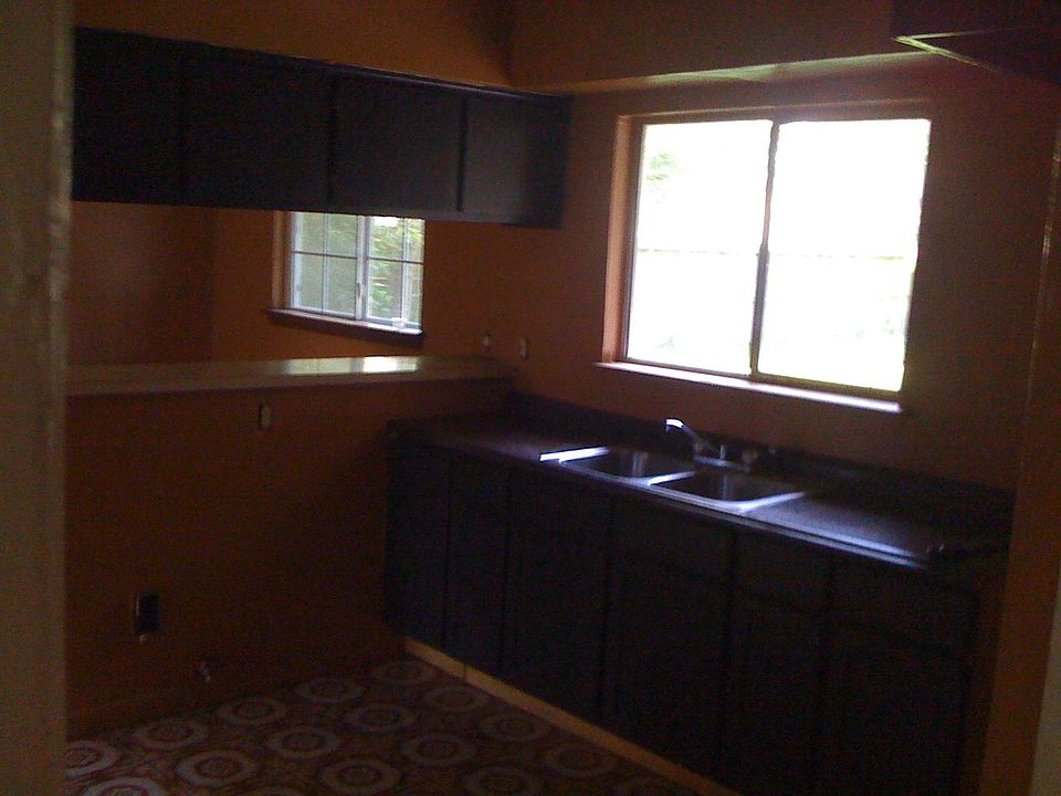 1st image of 3707 Newton Dr