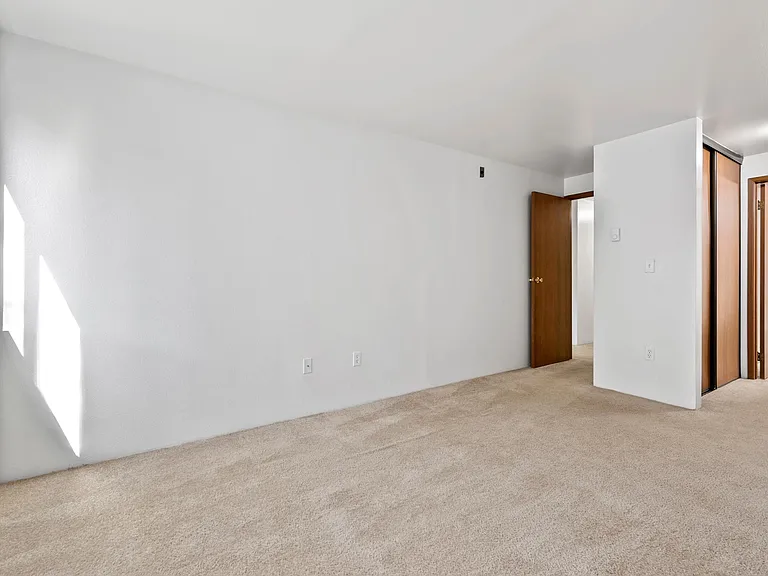 Michelle Apartments — Photo 31