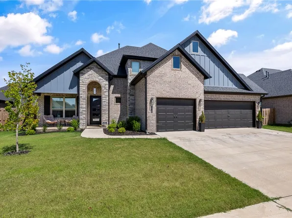1410 Tiffany St, Centerton, AR 72719
