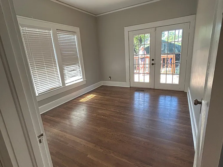 608 N McKinley Ave — Photo 7