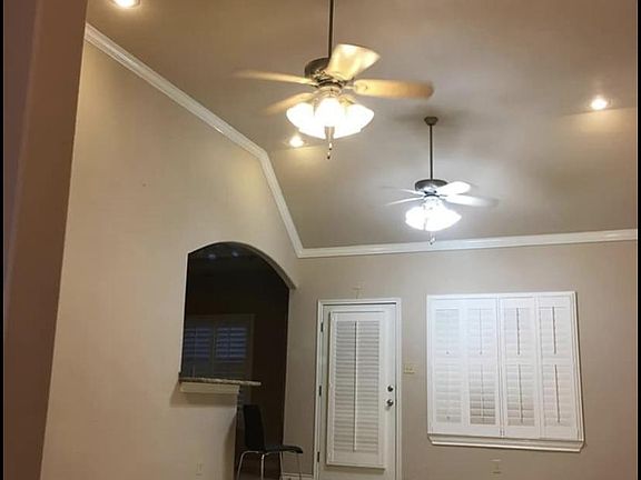 3rd image of 10613 Porfirio Dr