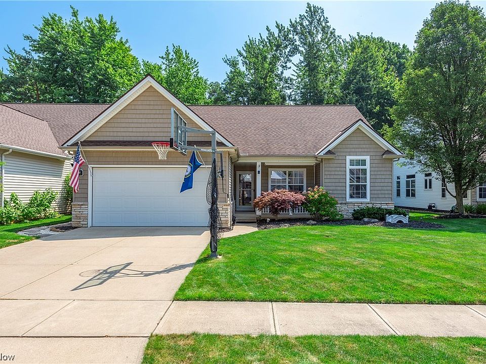 1st image of 656 Lakeside Dr