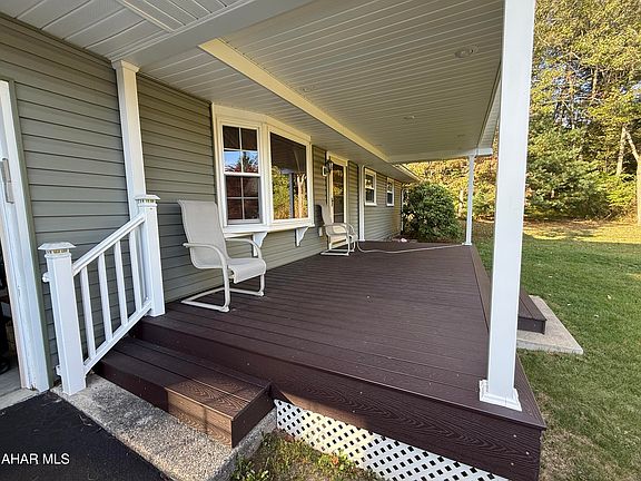 4th image of 153 Ore Hill Rd