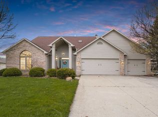 14921 Lions Psge, Leo, IN 46765