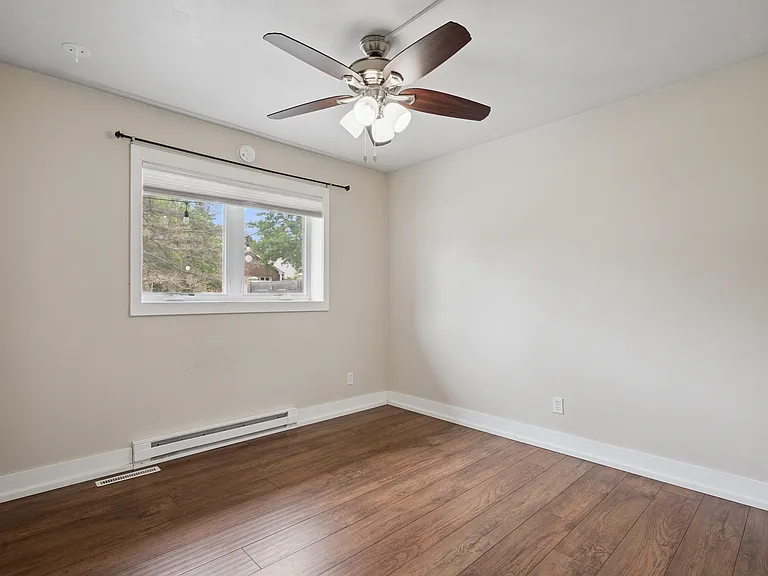 2310 Yorkshire Dr — Photo 8