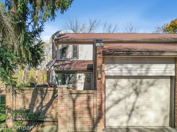 1068 Willow Grove Ct, Rochester, MI 48307