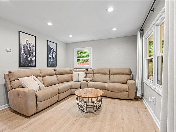 5th image of 1919 Bruno Dr