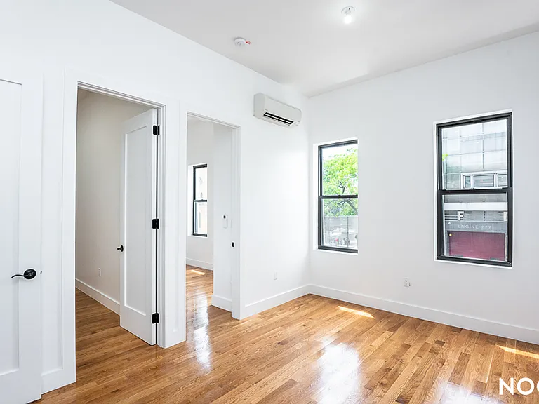 589 Knickerbocker Ave #1B — Photo 11