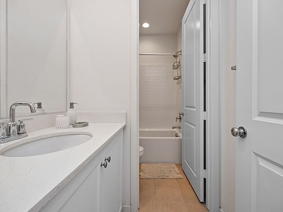2nd image of 203 Essex Ct