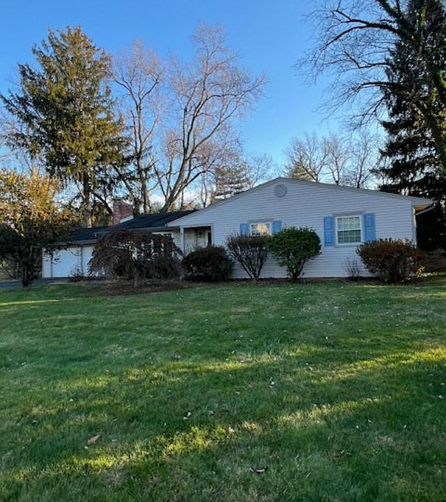 2nd image of 9 Highview Ln