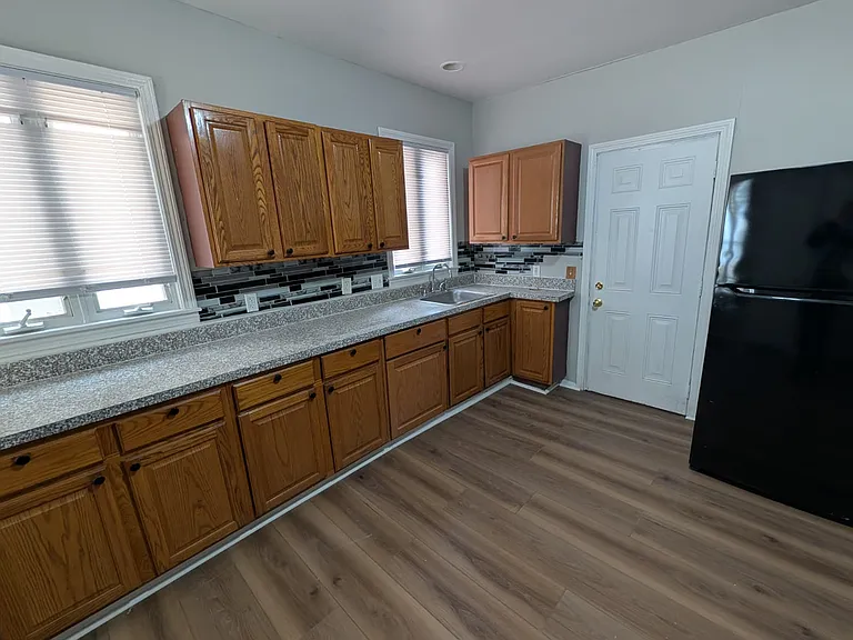 8 Arch St #1A — Photo 2