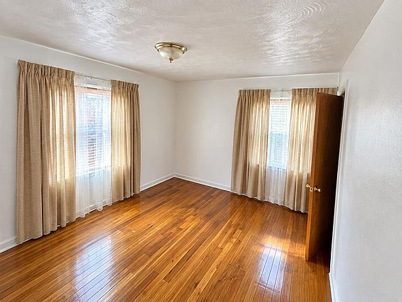 4th image of 231 McKinley St