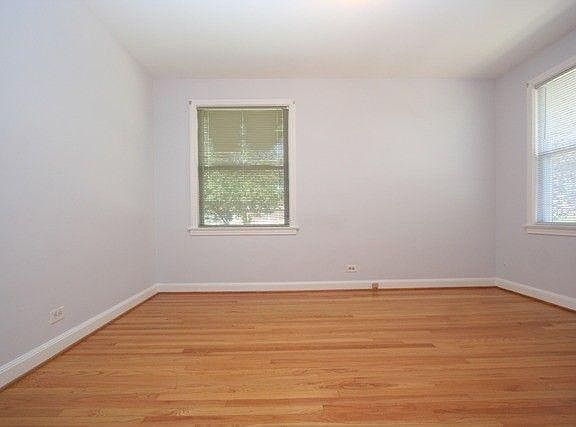 3rd image of 1549 Newcastle Ave