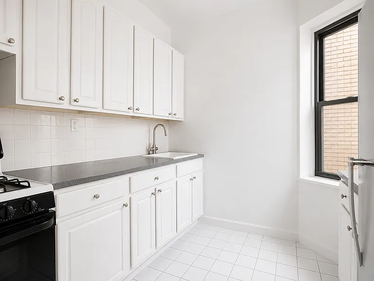 575 3rd St #6F — Photo 4