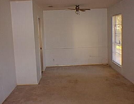 5th image of 102 Morning Valley Dr