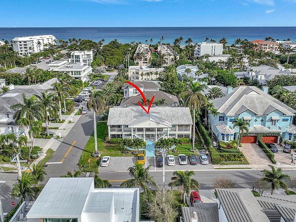2nd image of 201 Venetian Drive #4