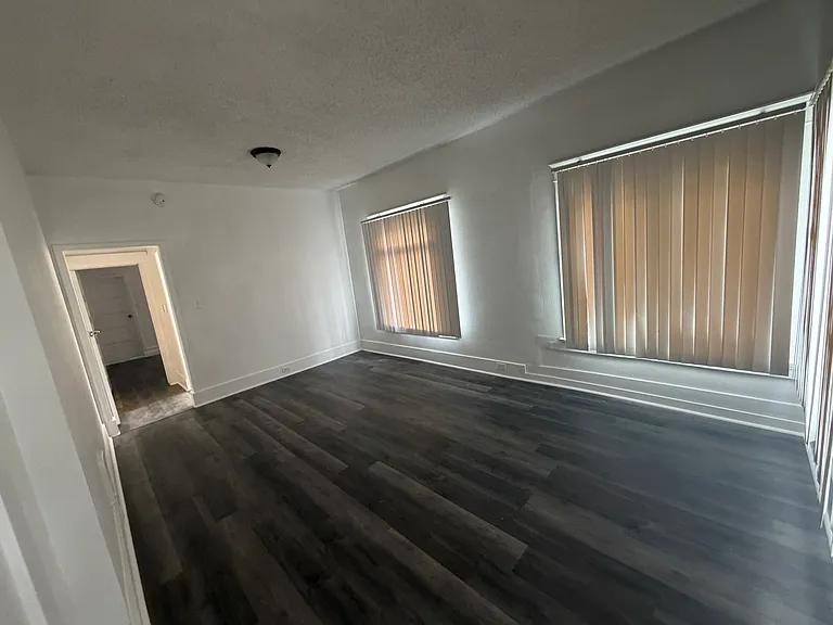 3925 S Normandie Ave — Photo 11